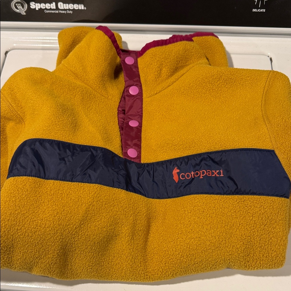 Cotopaxi Mustard Yellow Fleece Pullover with Navy Panel